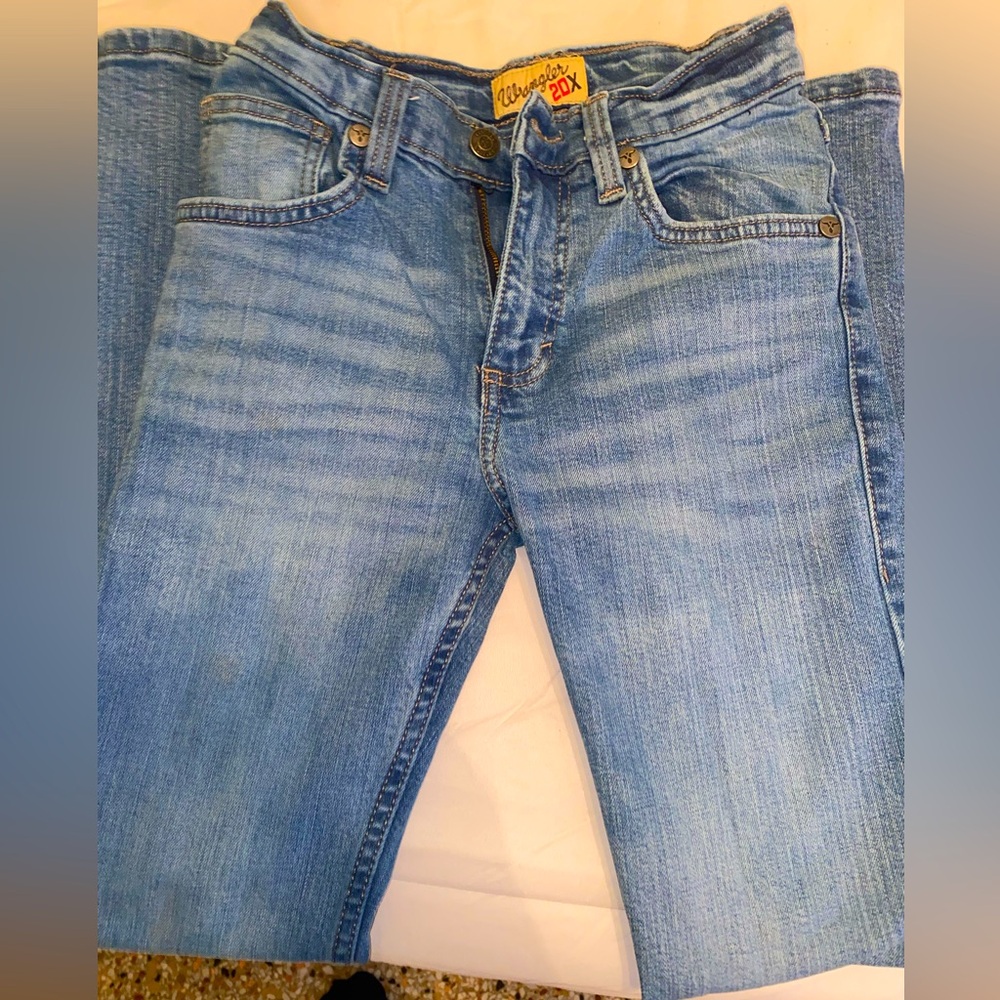 Boys Wrangler 20x slim straight jeans. Size 11 slim.